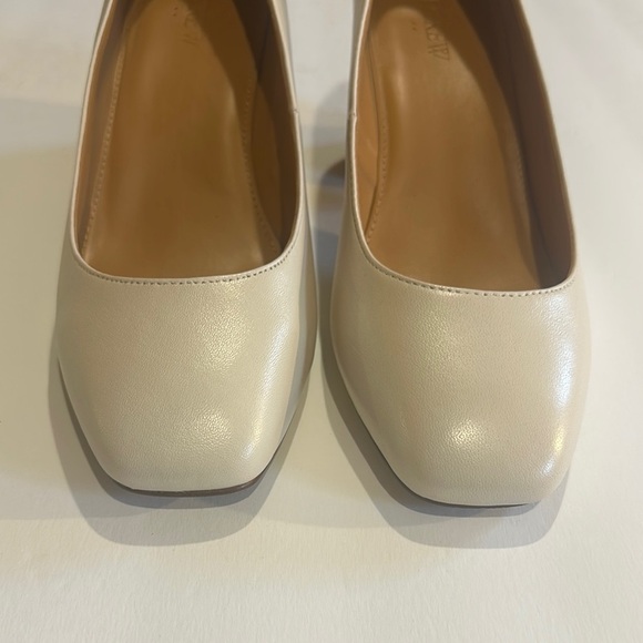 J Crew factory Elegant Cream Block tortoise Heels genuine leather upper size  9 - Picture 3 of 10